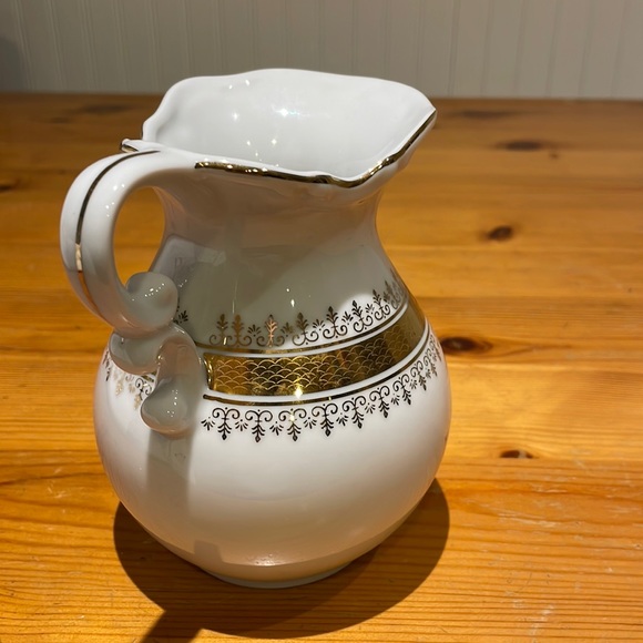 Vintage Andre Richard white w Gold design porcelain mini water pitcher - Picture 7 of 10